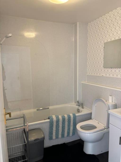 Quiet Central Apartment For Upto 4 People 에든버러 외부 사진